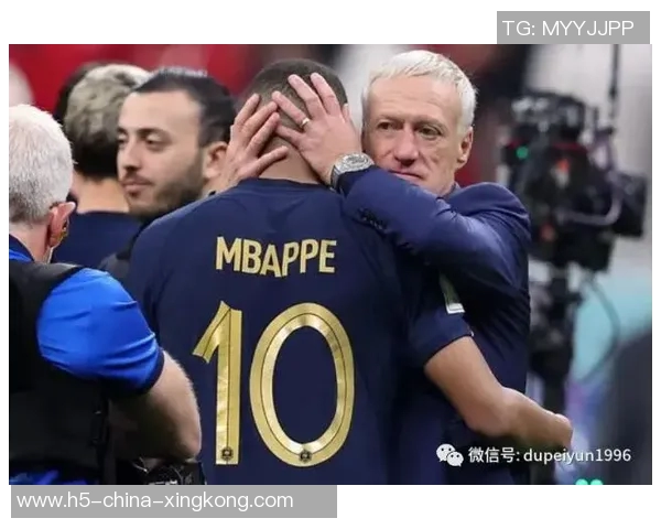 莱万领衔球队新征程展现超强实力引发球迷热议